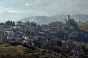 21 Da un cocuzzolo panoramico vista  su Fuipiano Valle Imagna